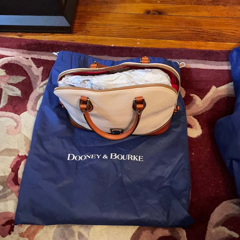 Dooney & Burke